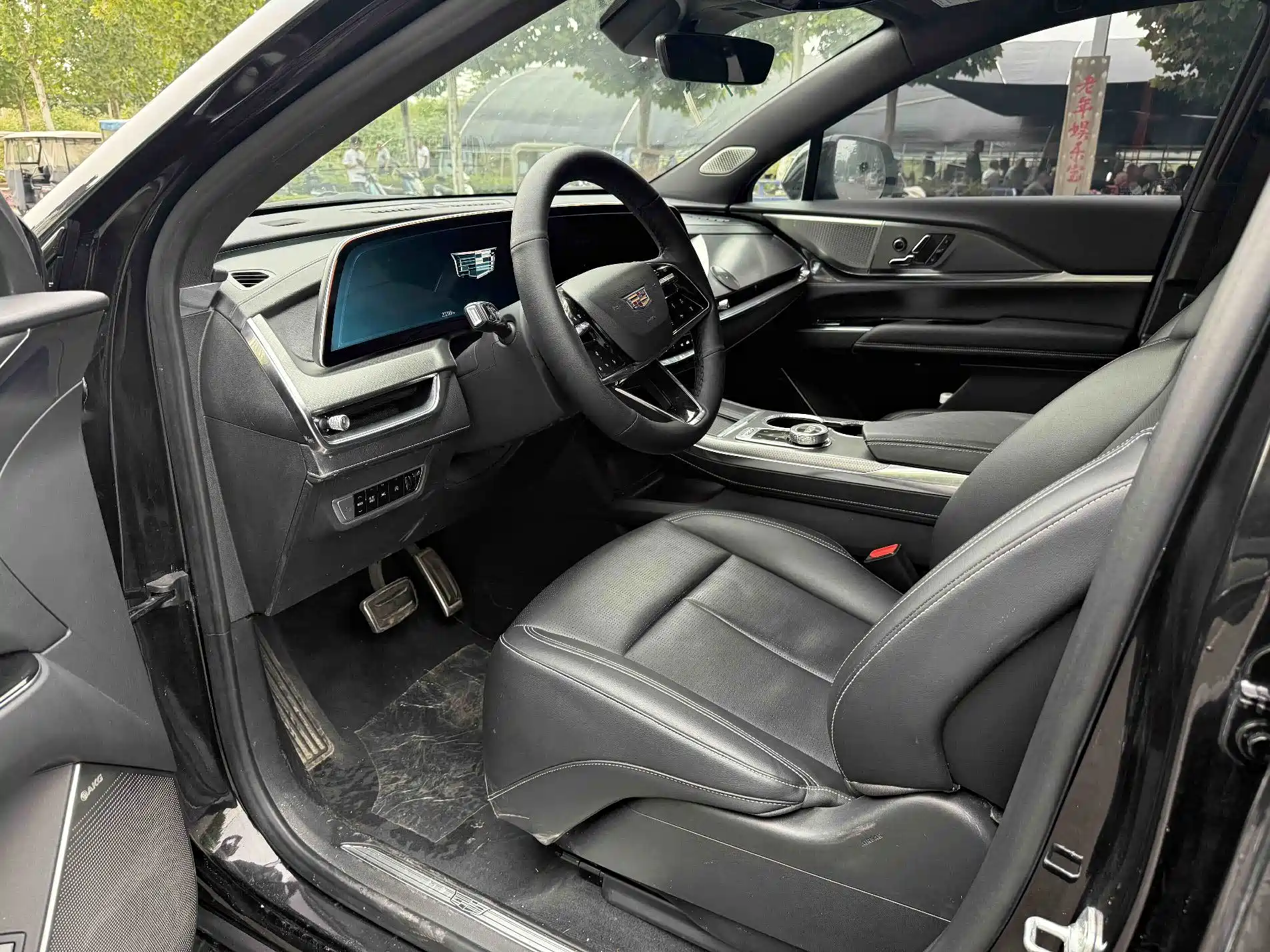 Фото 8 - Cadillac XT5
