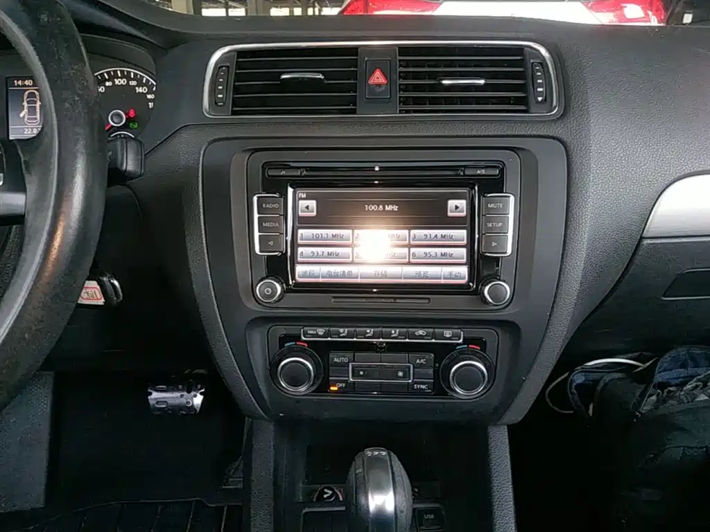 Volkswagen Sagitar 2014 Facelift 1.4TSI BlueMotion фото 13