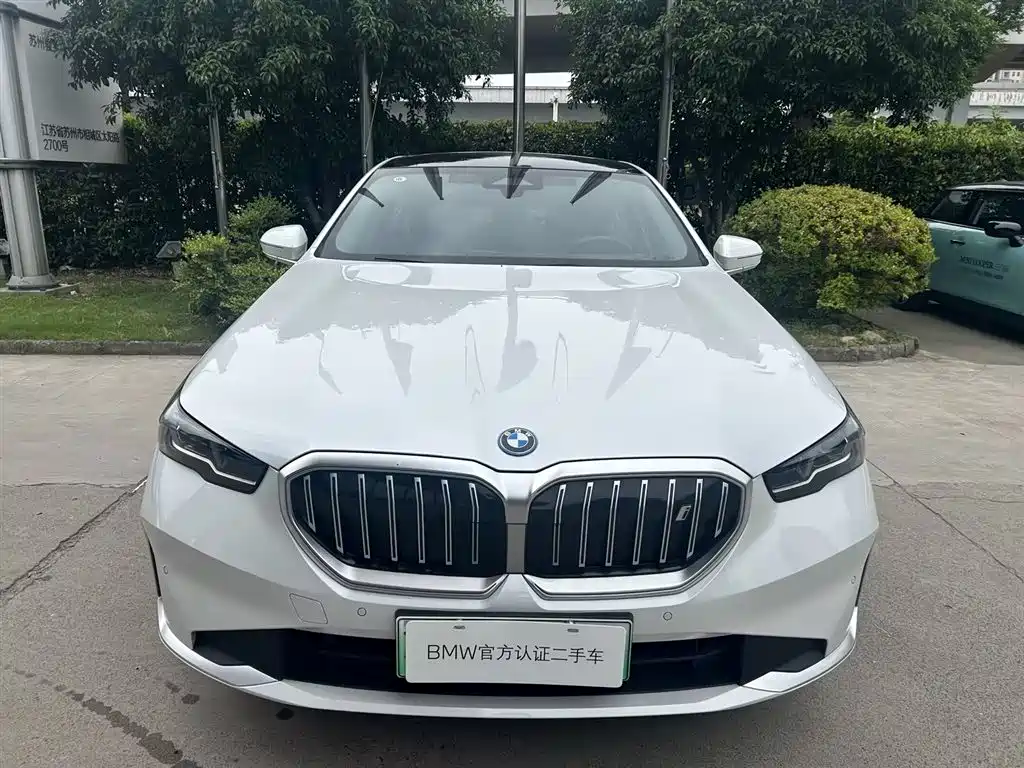 BMW i5 2025 2024 eDrive 35L Luxury Package