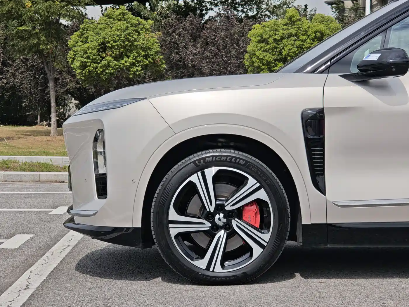 NIO ES8 2025 2025 Model 6-Seat Executive Luxury Edition