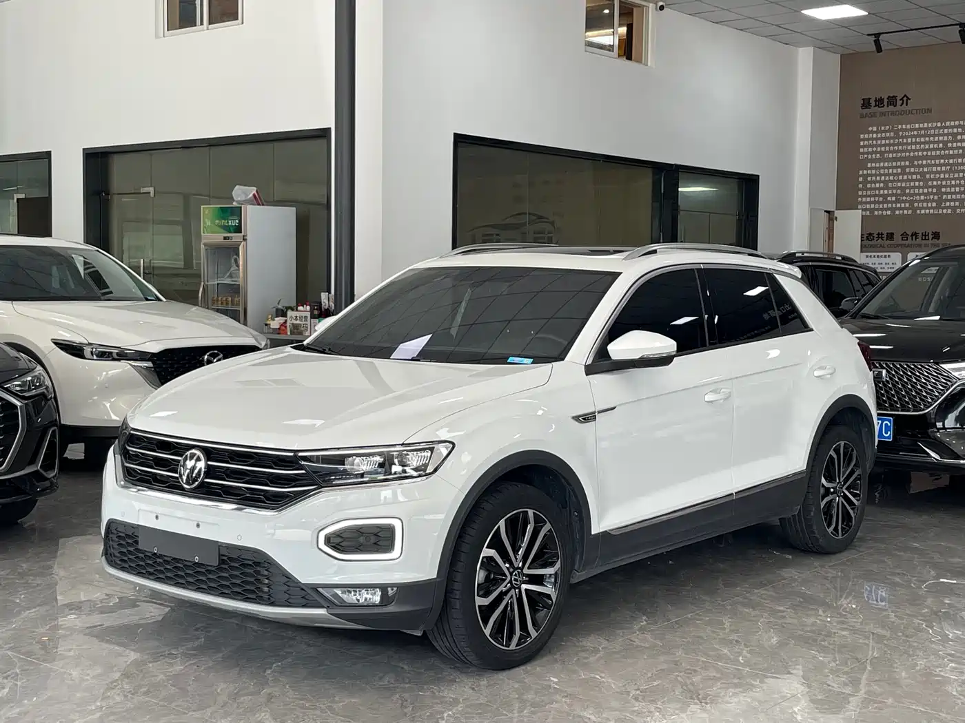 Volkswagen T-ROC 2021 Facelift 280TSI DSG 4WD Luxury Smart Connect Edition