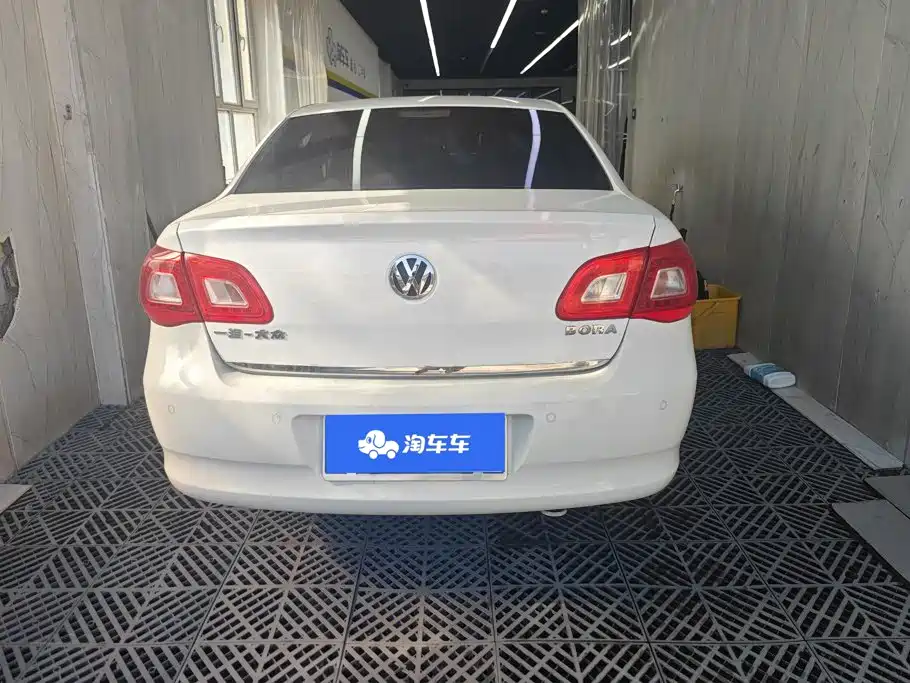 Volkswagen Bora 2012 2012 1.6L Manual Comfort Model