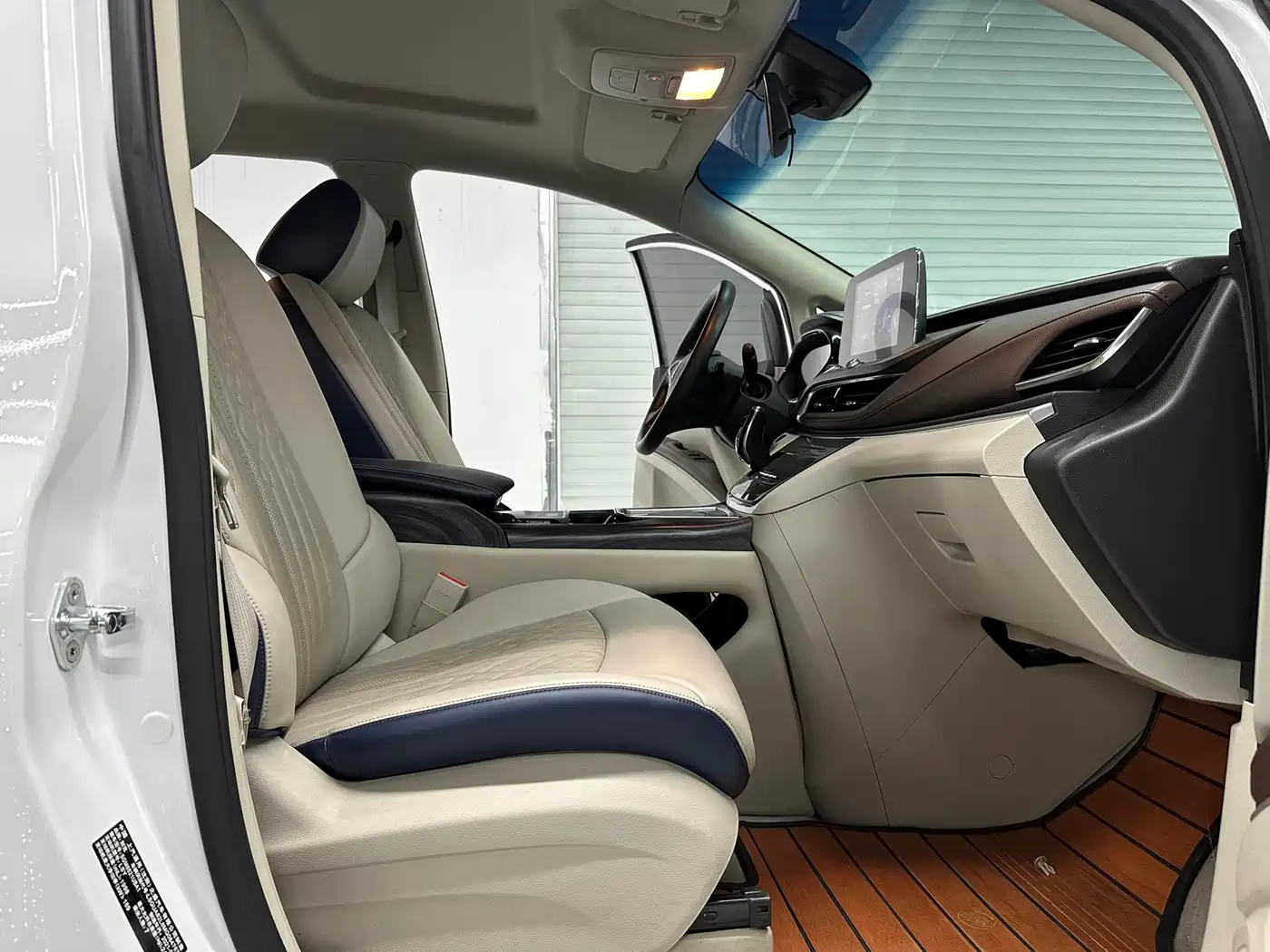 Buick GL8 2022 Land Business Class 652T Comfort фото 5