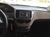 Photo 6 - Peugeot 2008