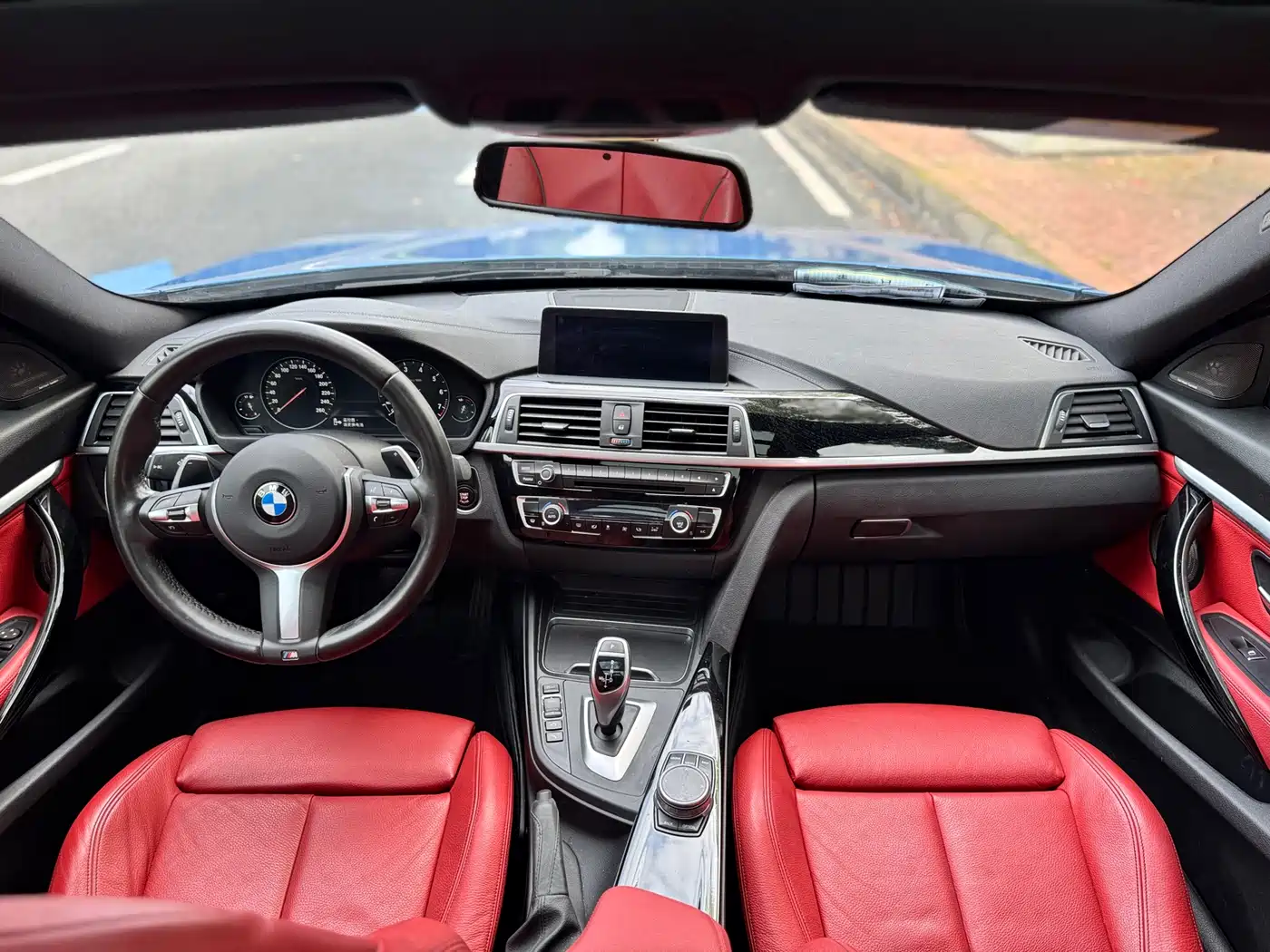 BMW 3 Series GT 2020 320i M Sport Black Night Edition фото 4
