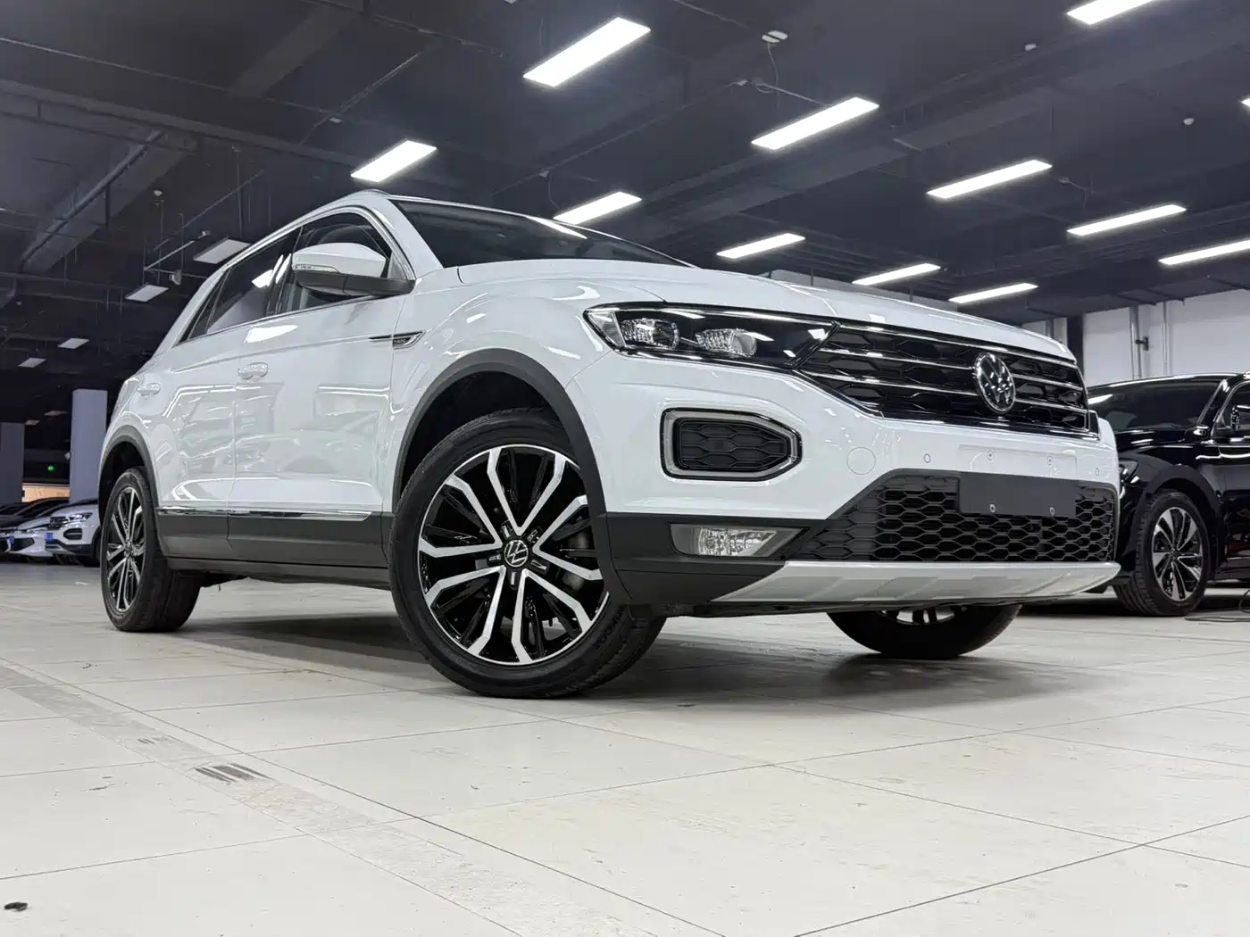Volkswagen T-ROC 2022 280TSI DSG 2WD Comfort PLUS фото 2
