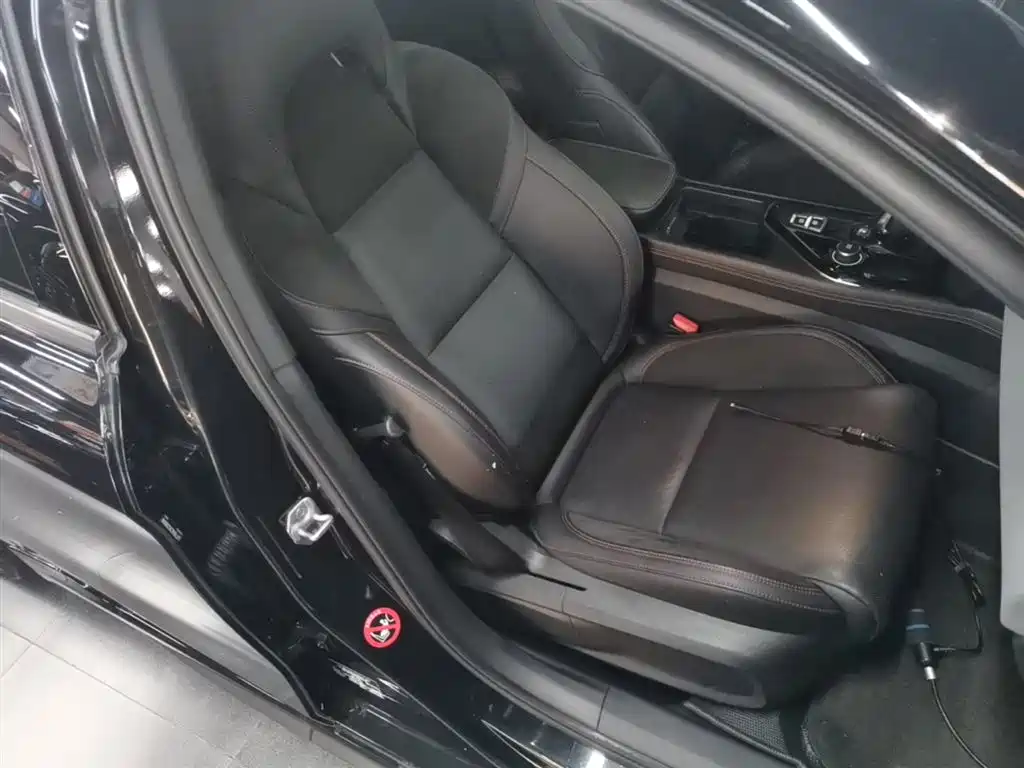 Lynk & Co 03 2019 2.0TD Auto Power Version фото 25
