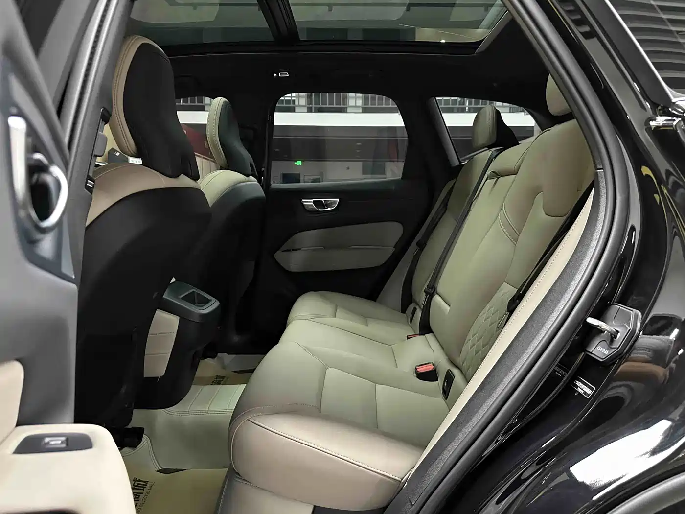 Volvo XC60 2025 2026 Model B5 AWD Premium Luxury