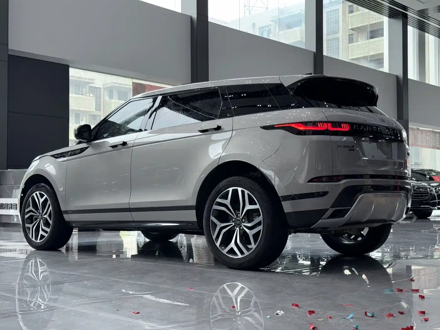 Photo 9 - Land Rover Range Rover Evoque