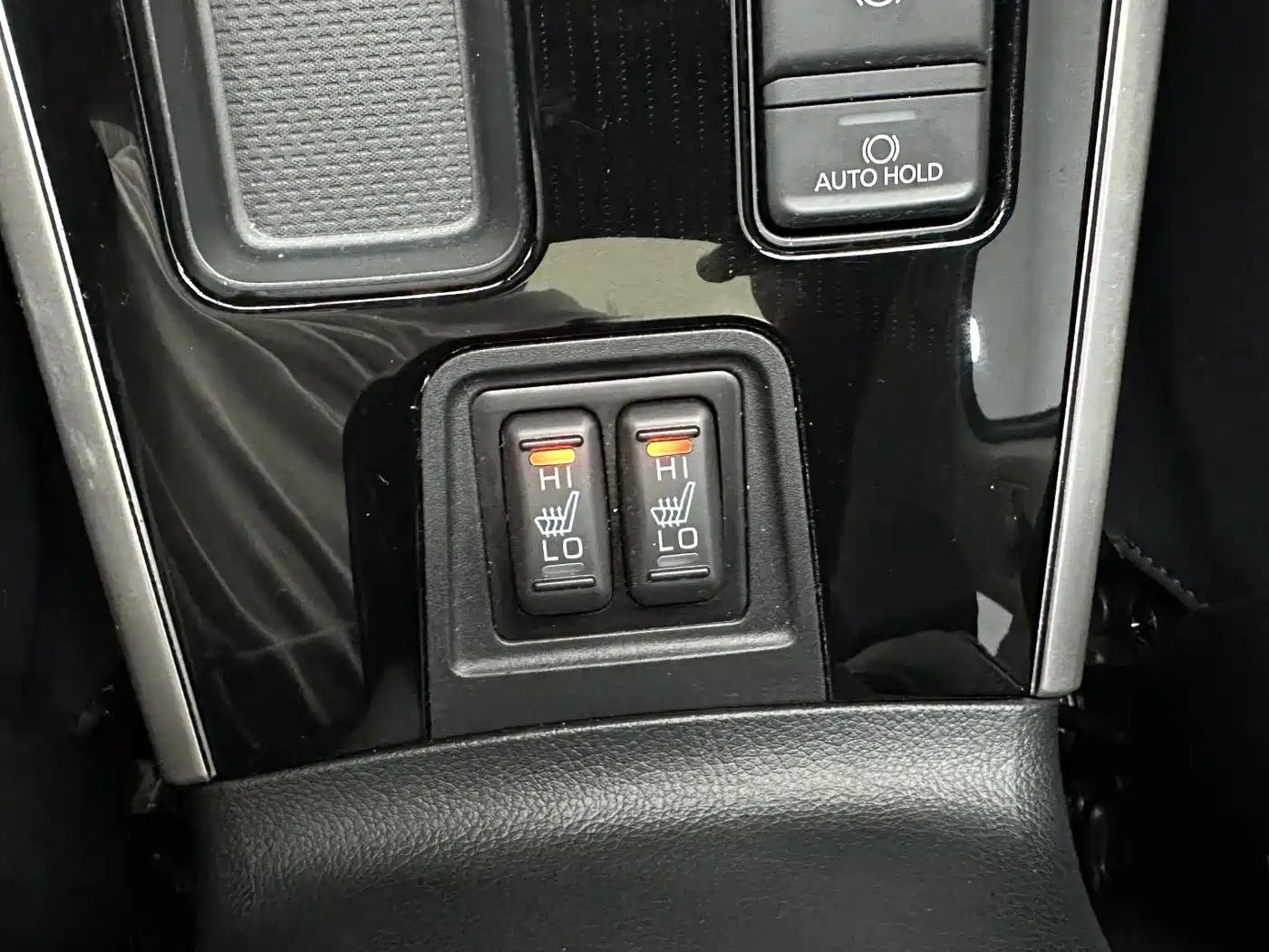 Mitsubishi Outlander 2023 2021 Facelift 2.0L 2WD Premium Edition 5-Seater