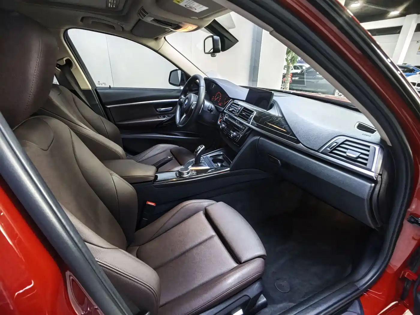 BMW 3 Series 2018 320Li M Sport Black Night Edition фото 18
