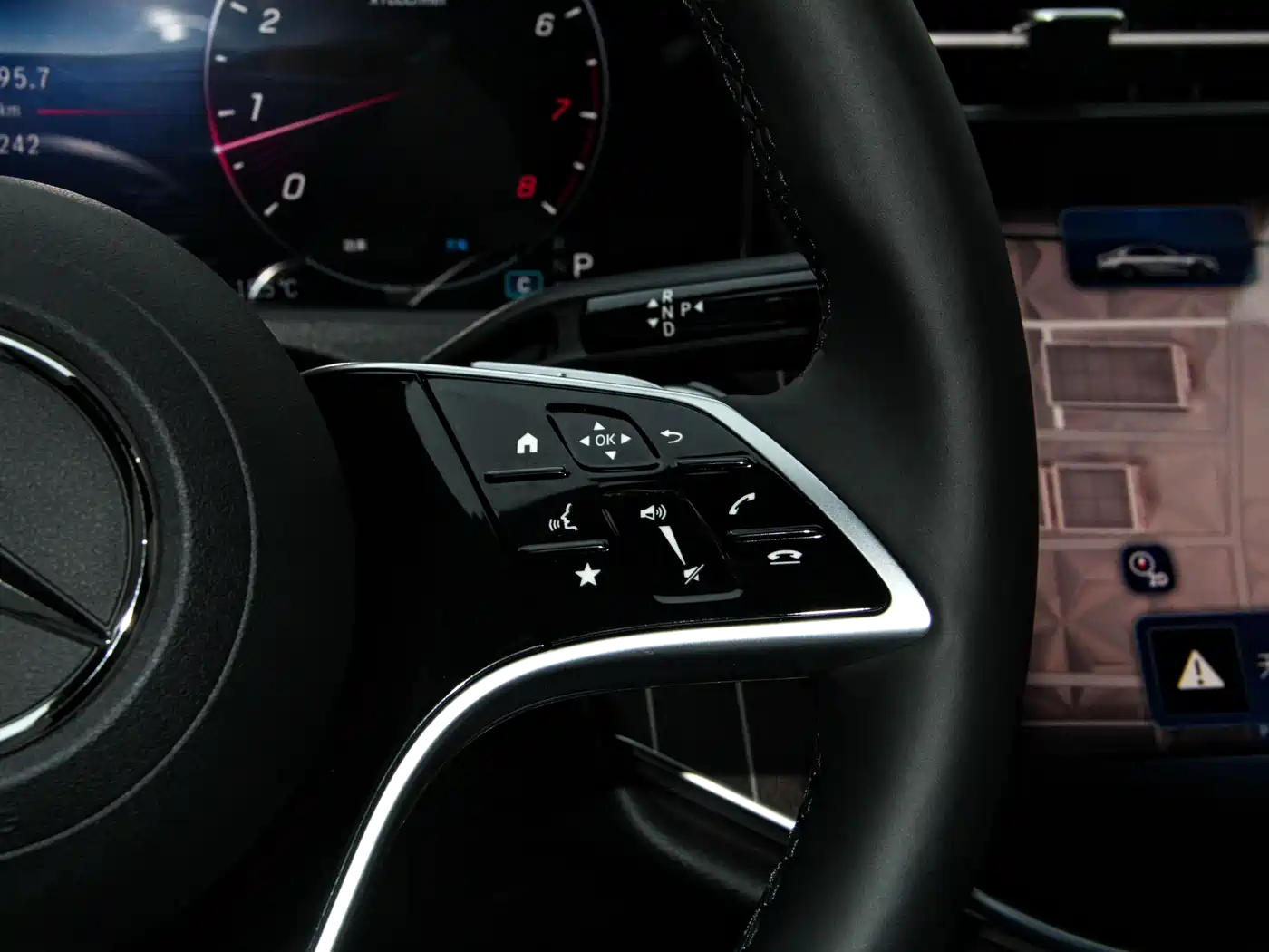 Mercedes-Benz E-Class 2025 E 300 L Fashion фото 14