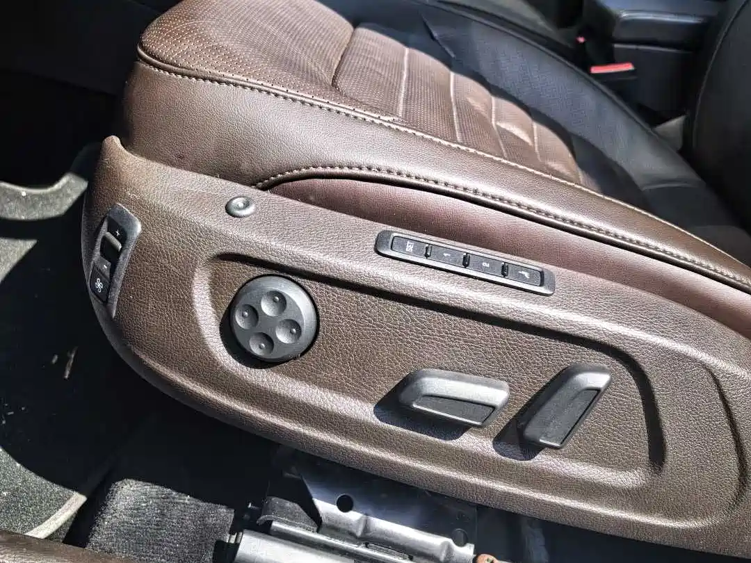 Volkswagen Magotan (Import) 2012 Wagon 2.0TSI Luxury фото 8