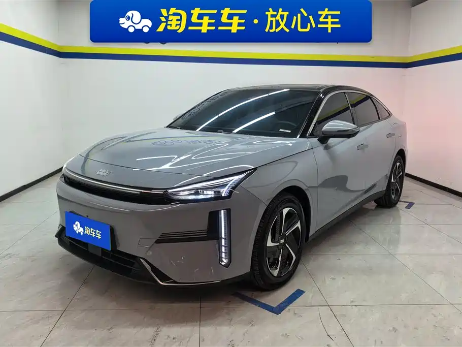 Geely Galaxy Galaxy L6 2024 125km PLUS Soaring Dragon Edition