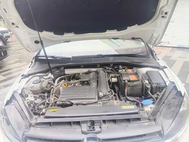 Volkswagen Golf 2020 Beloved Edition 280TSI DSG Comfort — фото 3