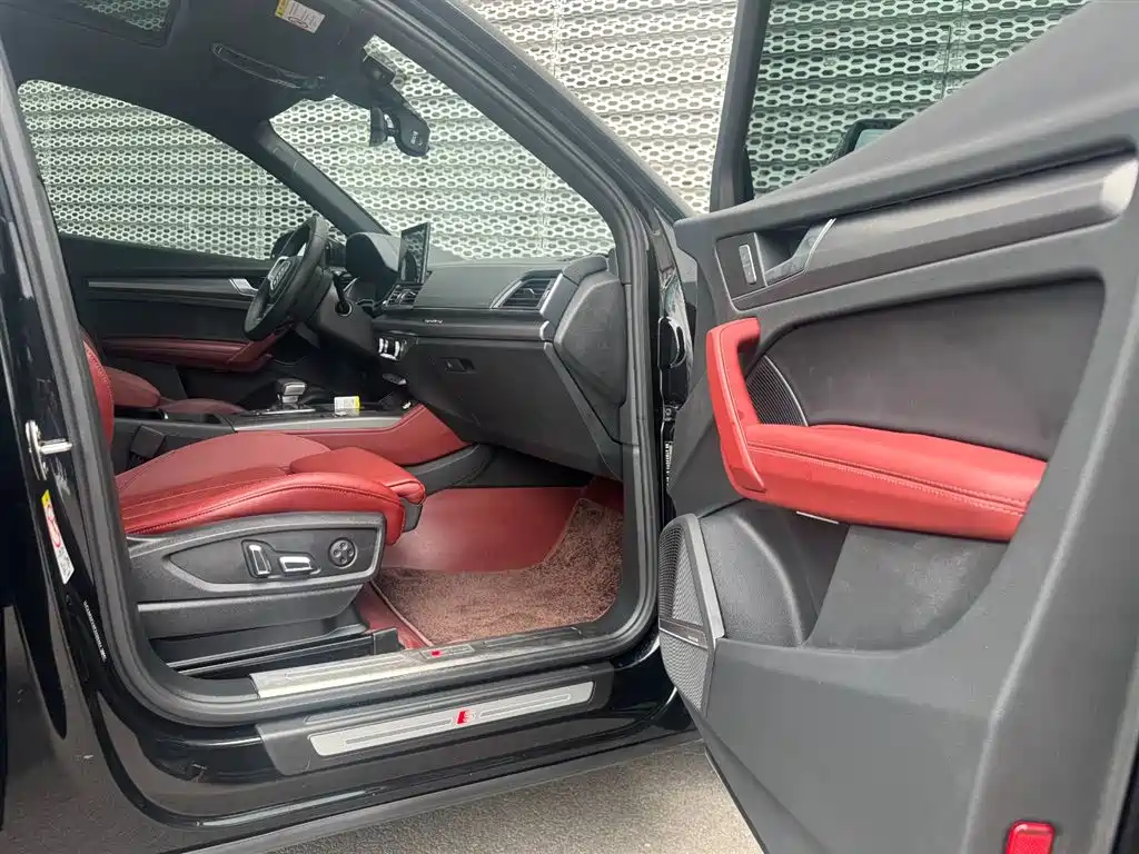 Audi Q5L 2024 Model 45 TFSI Luxury Dynamic фото 11