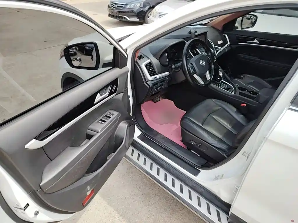 Dongfeng Aeolus Dongfeng Fengshen AX7 2016 2015 2.3L Automatic Premium