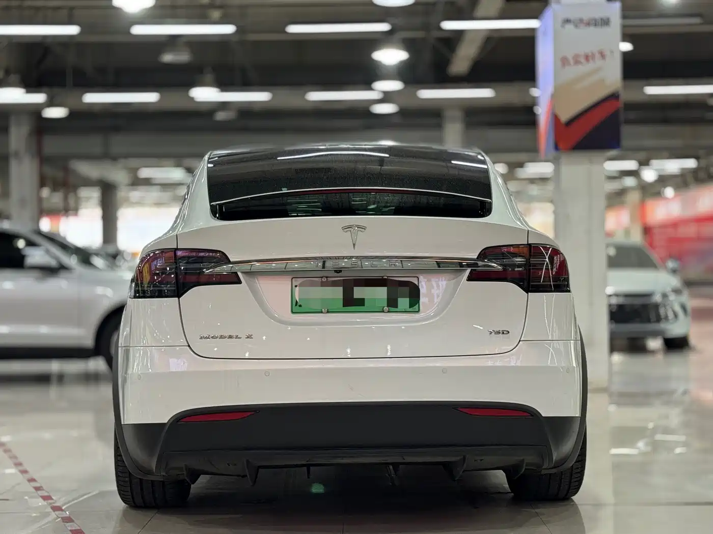 TESLA MODEL X