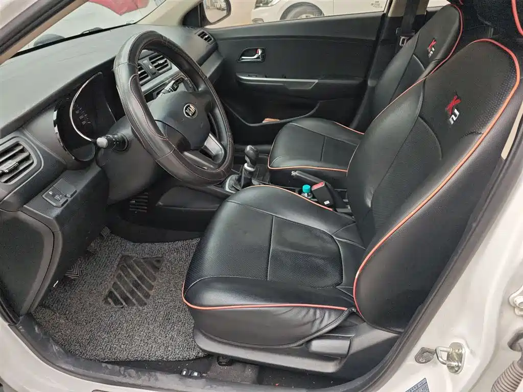 Kia K2 2012 Sedan 1.4L MT GLS Commemorative Edition фото 15