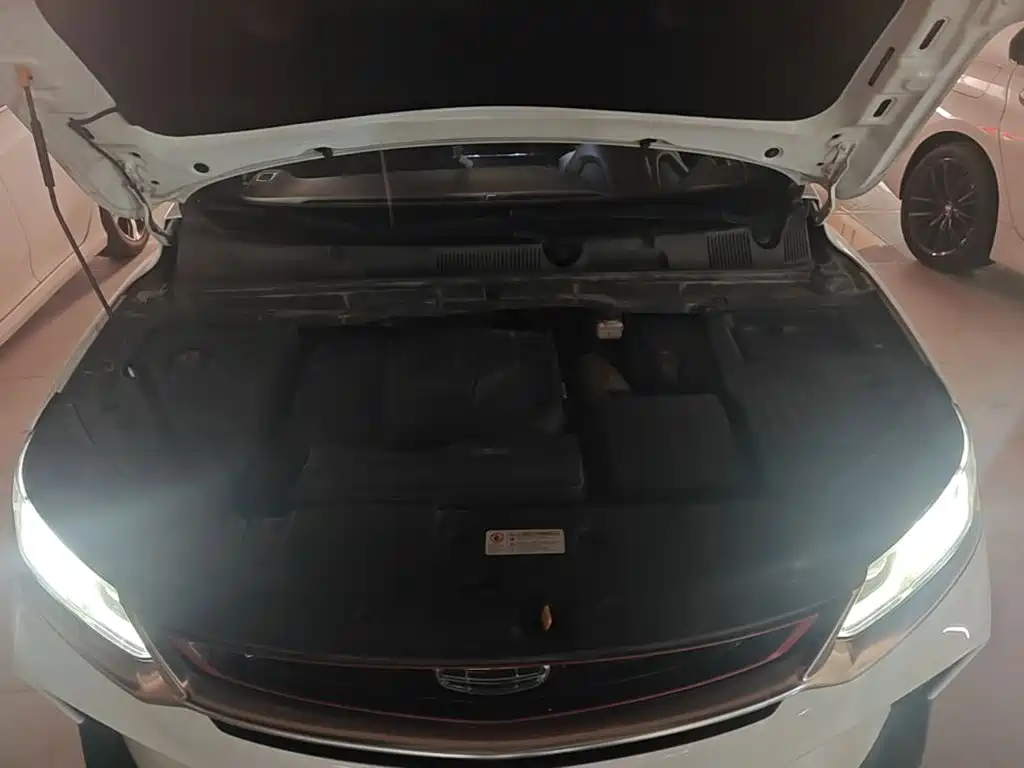 Фото 23 - Geely Coolray
