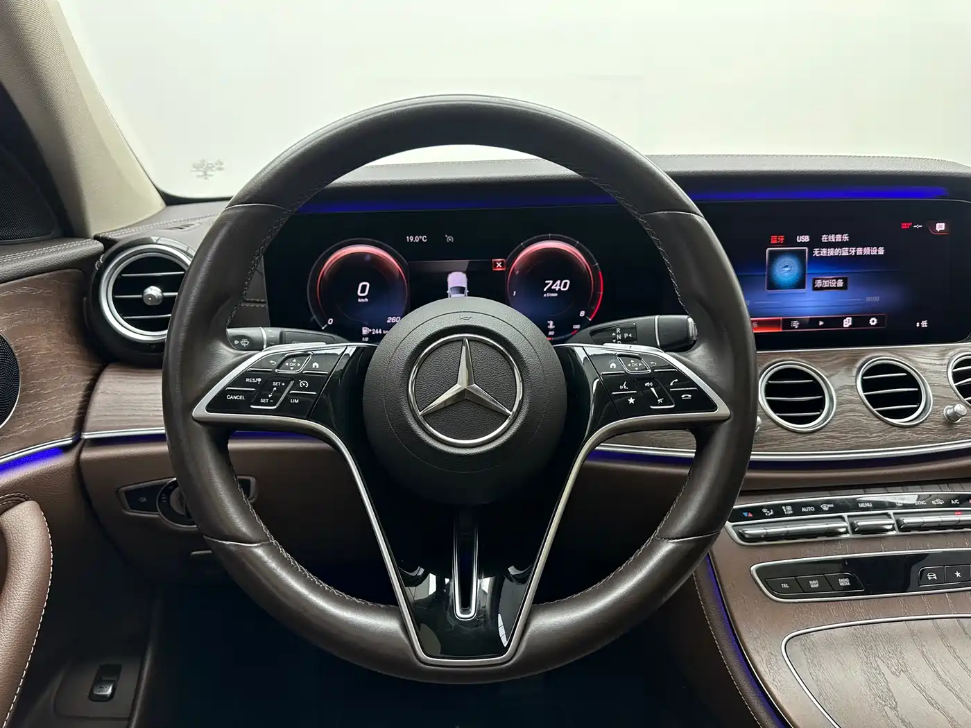 Mercedes-Benz E-Class 2021 E 300 L Fashion фото 15