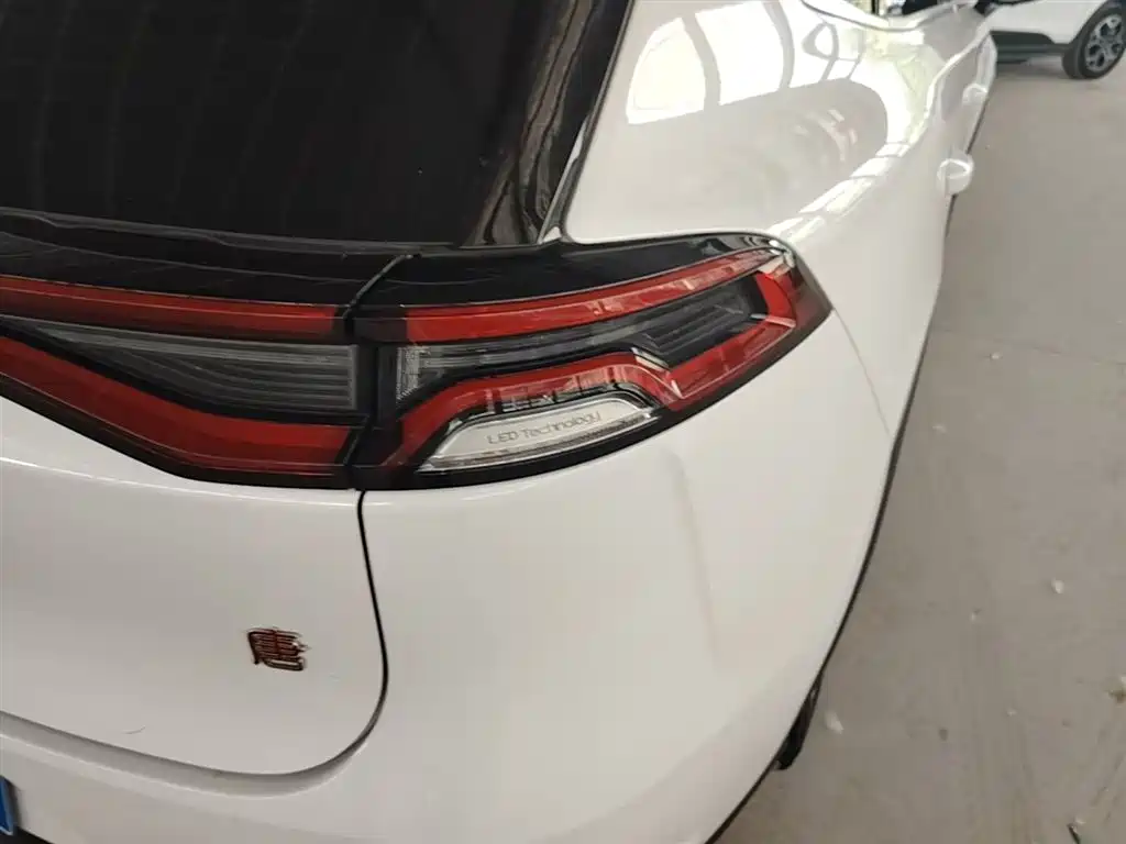 BYD Tang 2018 2.0T Automatic Smart Connection Noble Edition 7-Seater China V фото 8