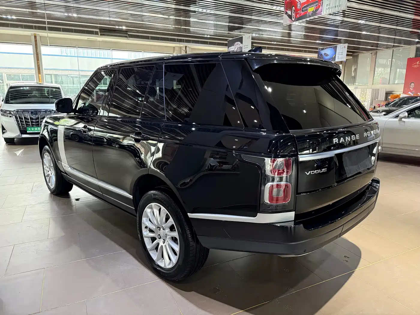 LAND ROVER RANGE ROVER