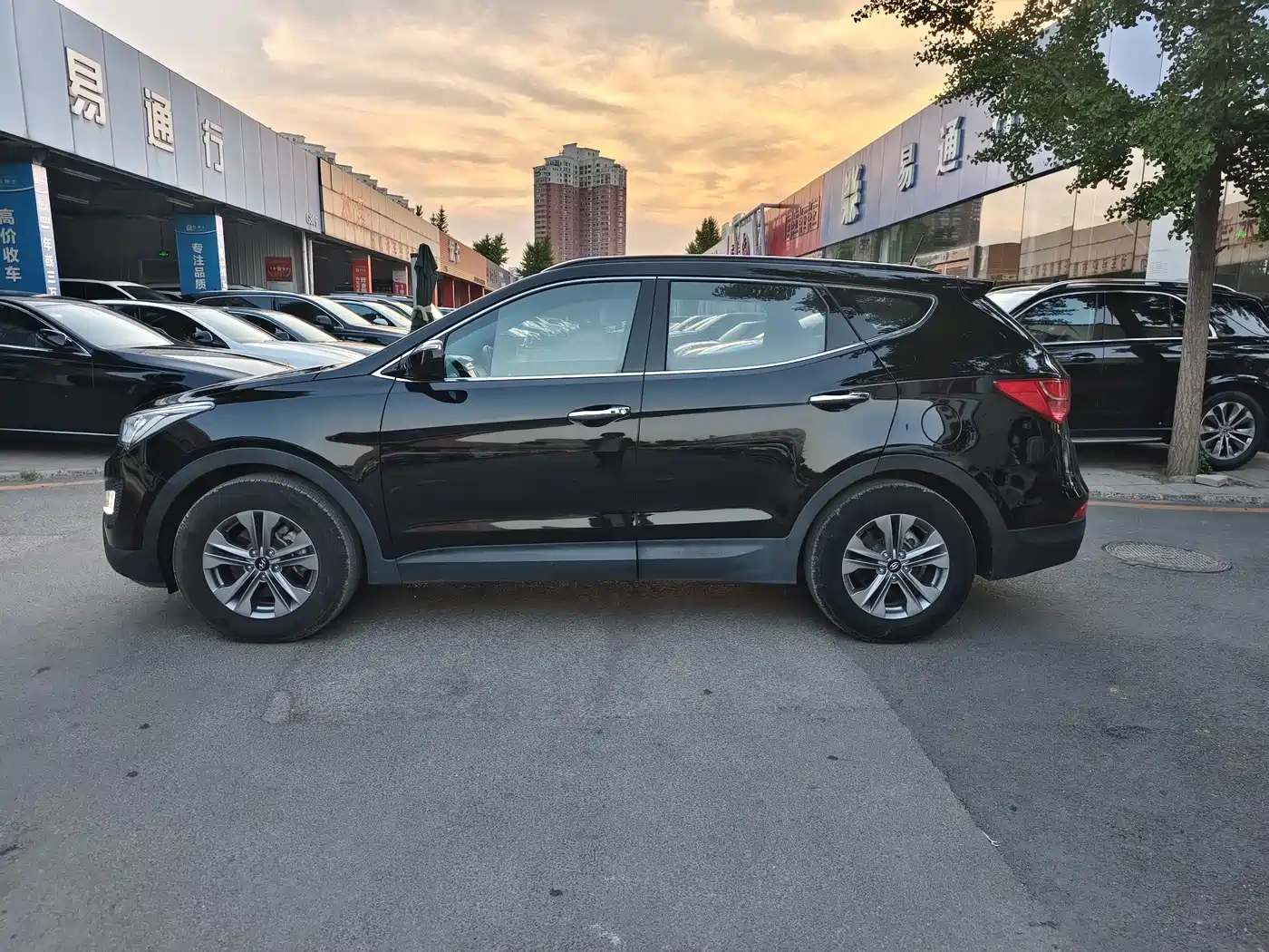 Hyundai Santa Fe 2015 2.4L Automatic 2WD Smart 5-seater фото 5