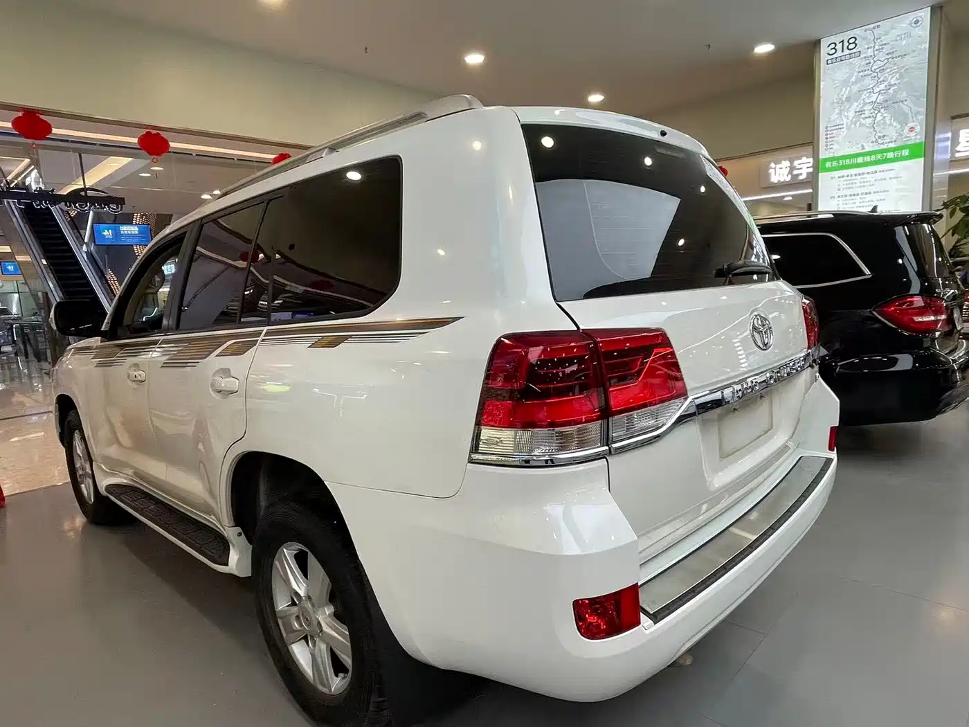 Toyota Land Cruiser (Import) 2016 2015 4.0L V6 Middle East Low Configuration Edition