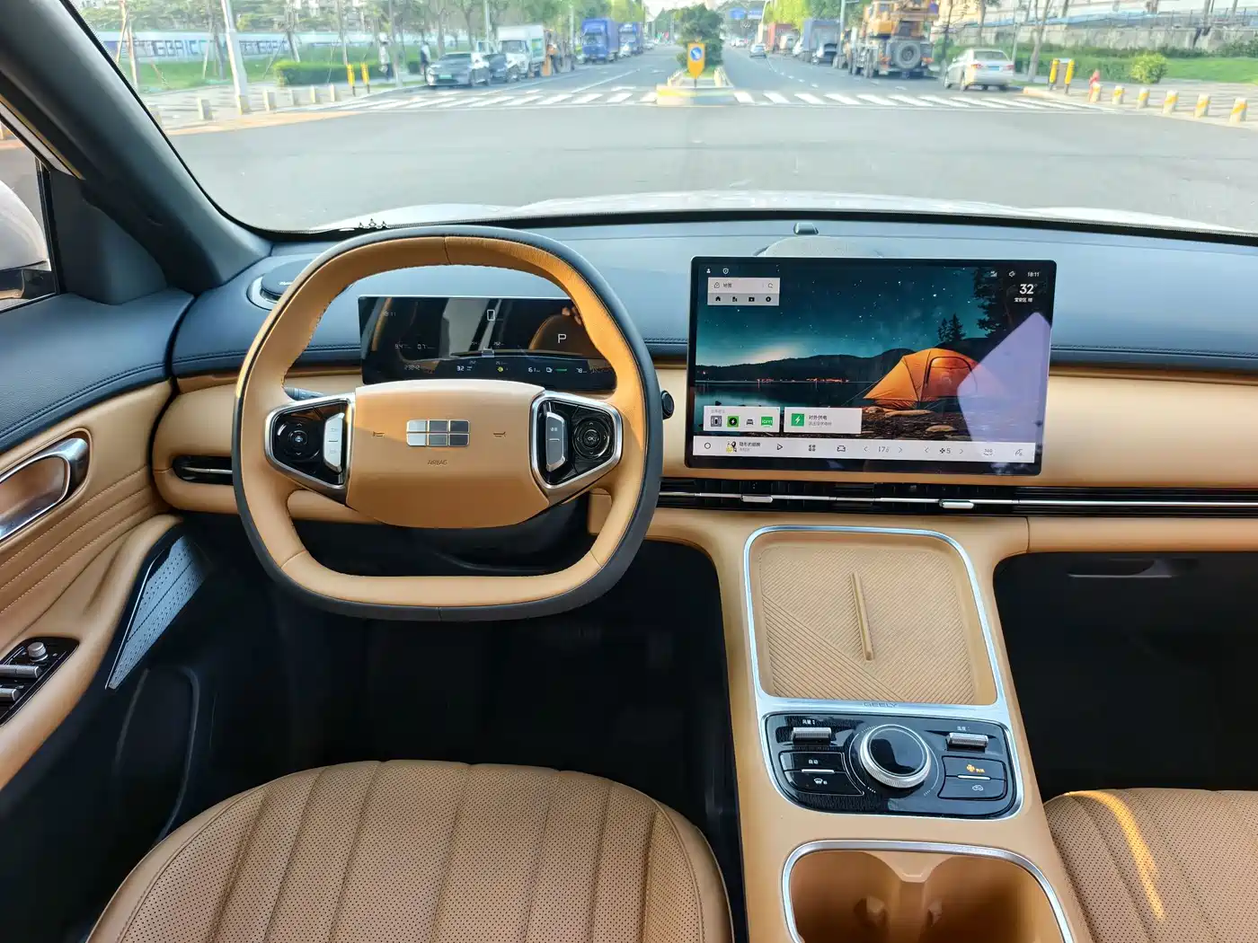 Geely Galaxy Galaxy Starship 7 EM-i 2025 2025 Model 120km Voyage+ Edition
