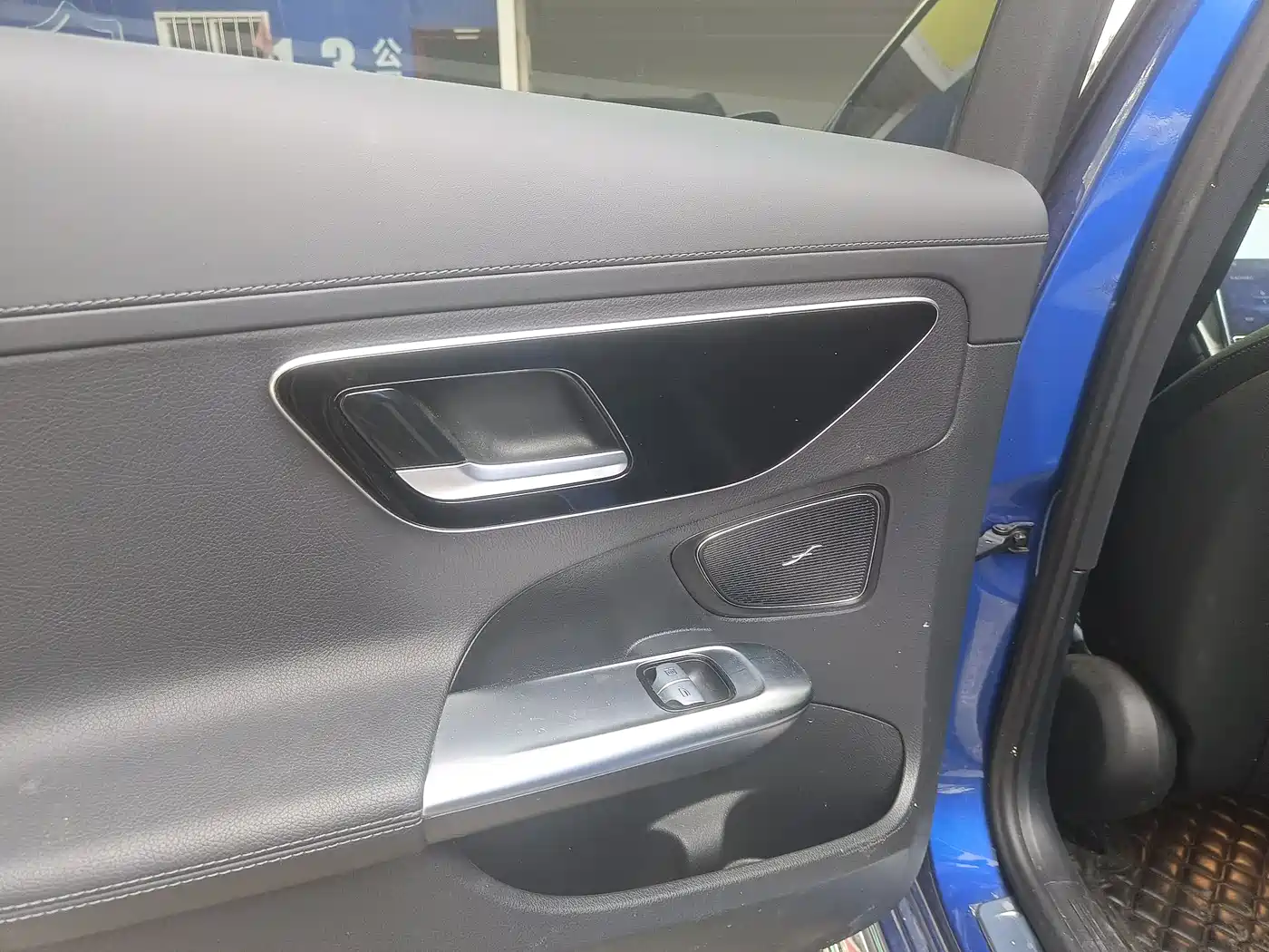 Mercedes-Benz C-Class New Energy 2023 C 350 eL фото 13