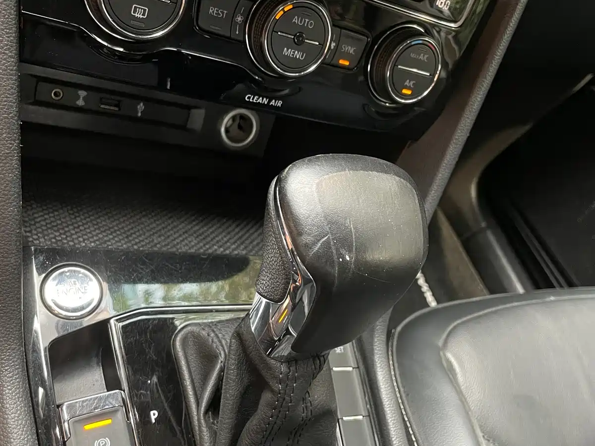 Volkswagen Tiguan L 2018 330TSI Automatic 2WD Comfort Edition фото 11