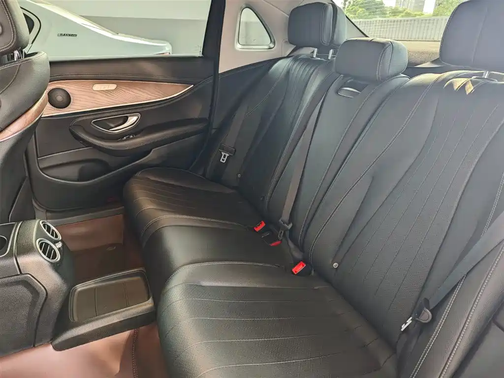 Mercedes-Benz E-Class 2020 E 260 L фото 17