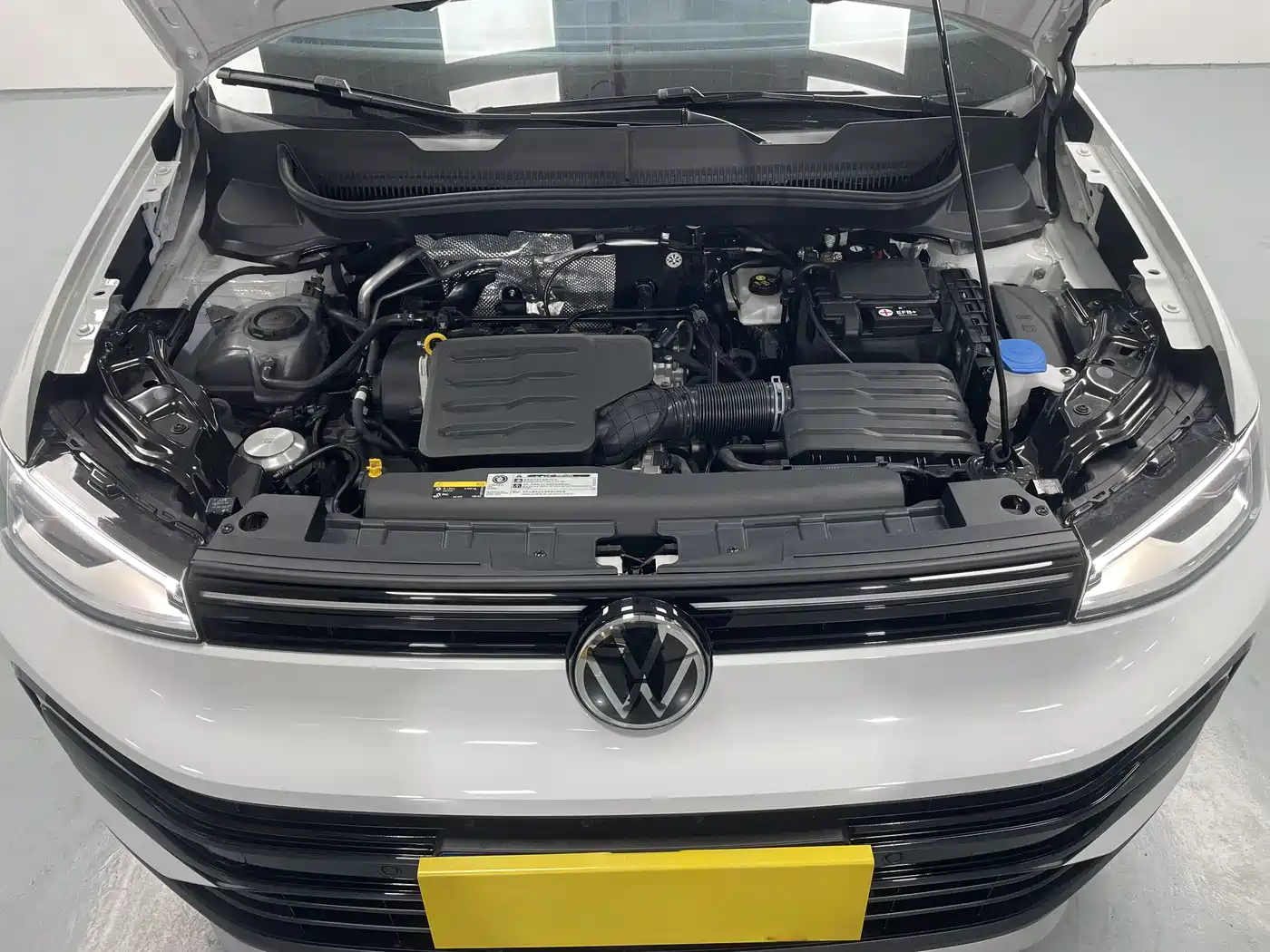 VOLKSWAGEN TUYUE