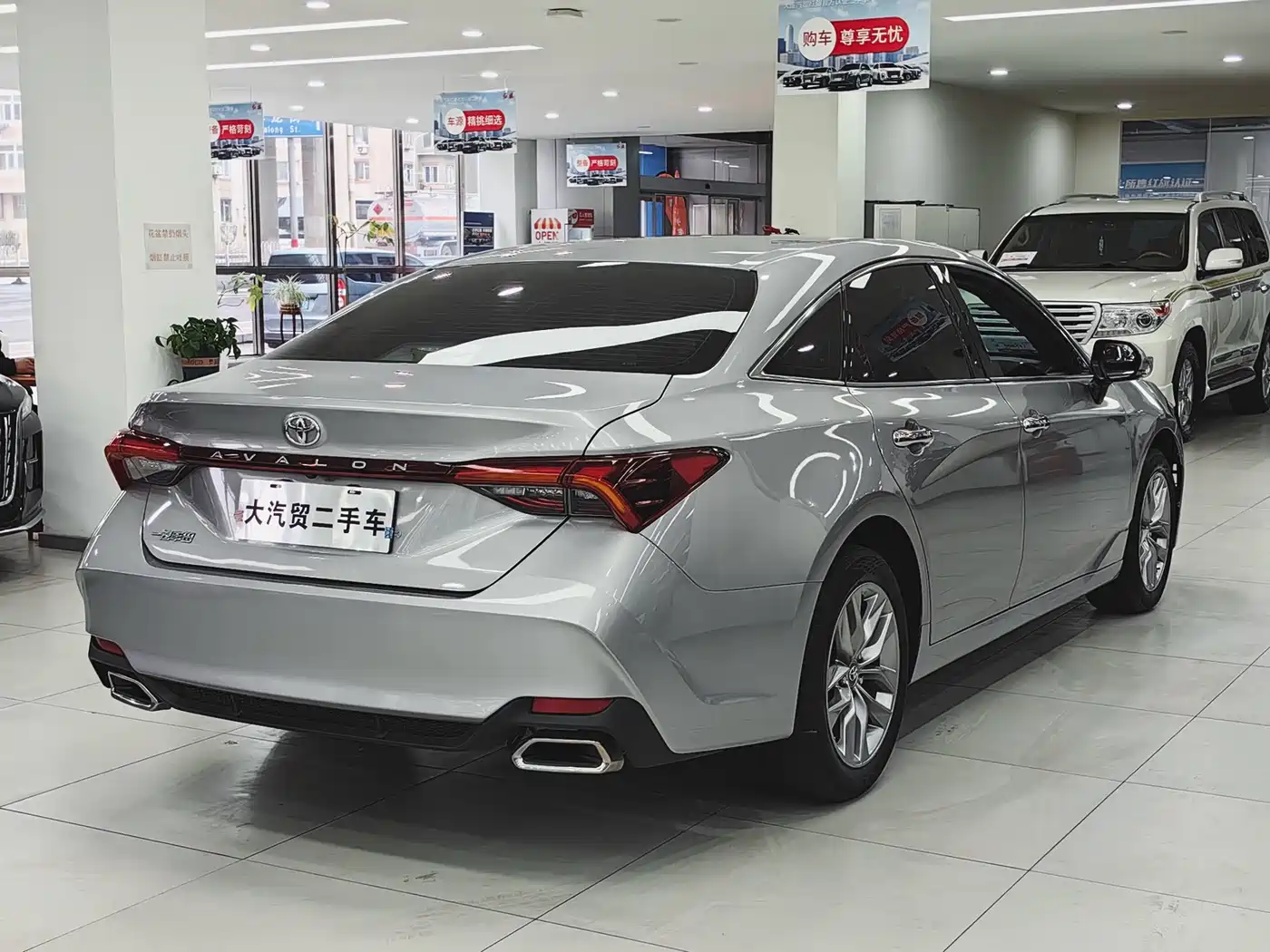 Toyota Avalon 2022 2.0L Luxury Edition фото 5