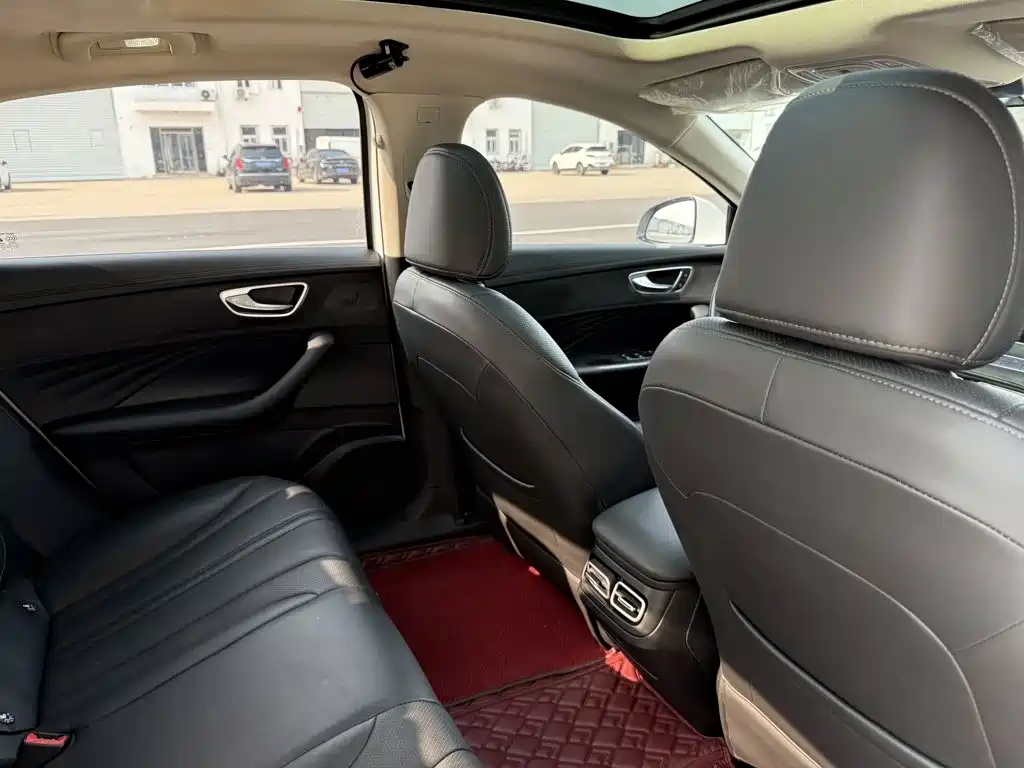 Roewe D7 2025 2025 DMH 125km World Champion Excellence Edition