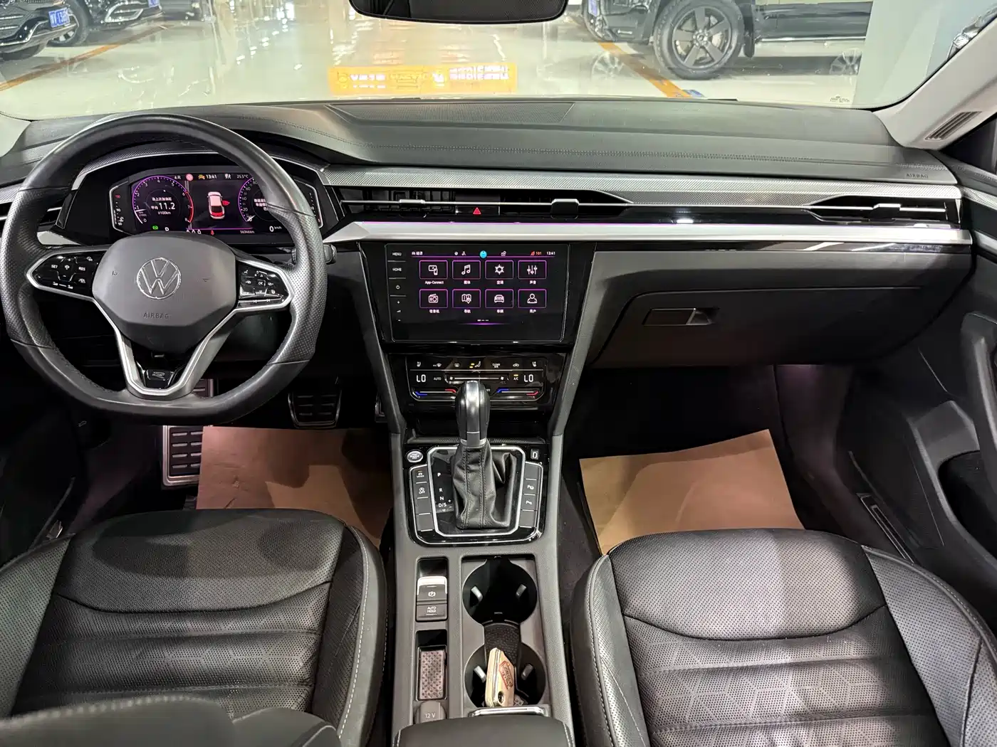 Volkswagen FAW-Volkswagen CC 2023 380TSI Eye-catching Edition фото 10