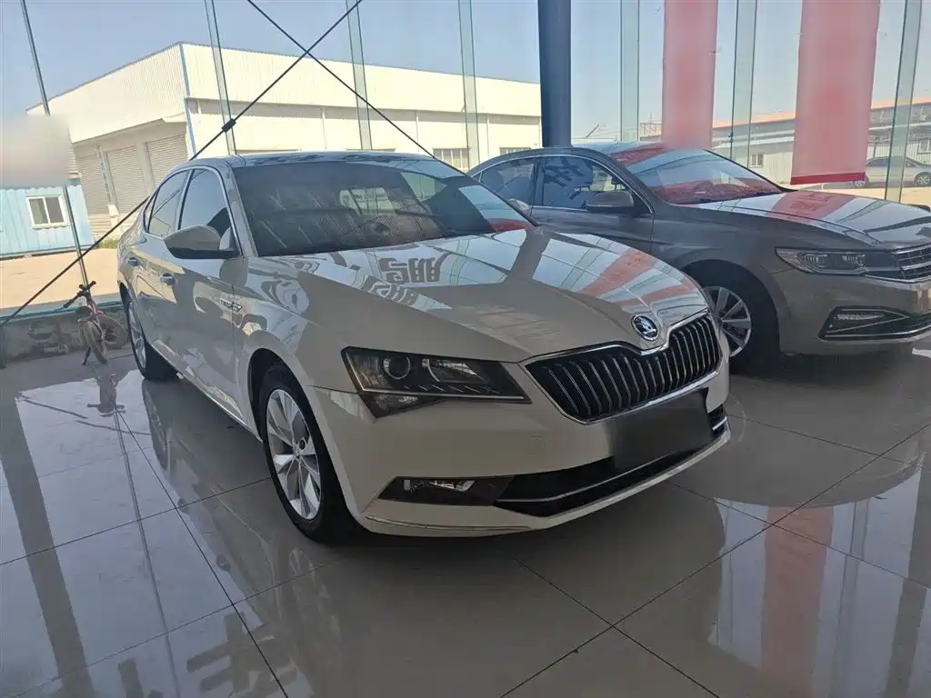 Škoda Superb 2018 TSI330 DSG Comfort Edition China V фото 4