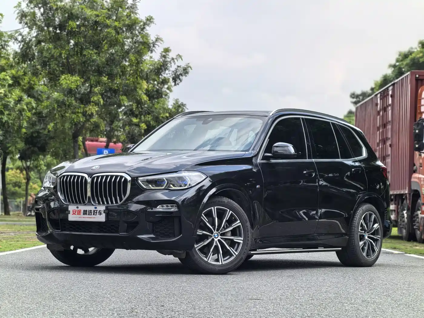 Photo 1 - BMW X5 (Import)