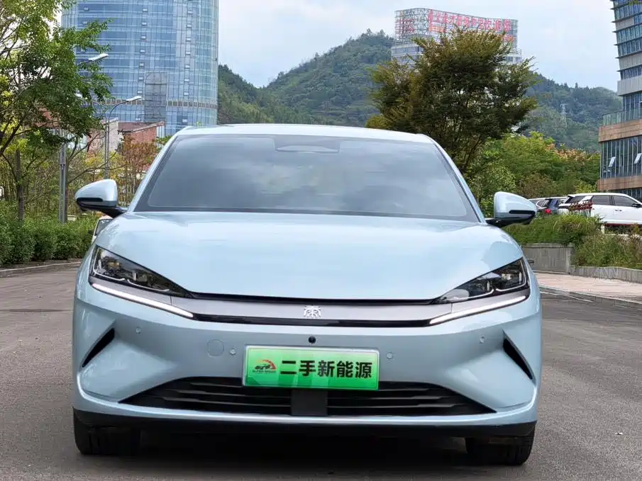 Photo 2 - BYD Qin L
