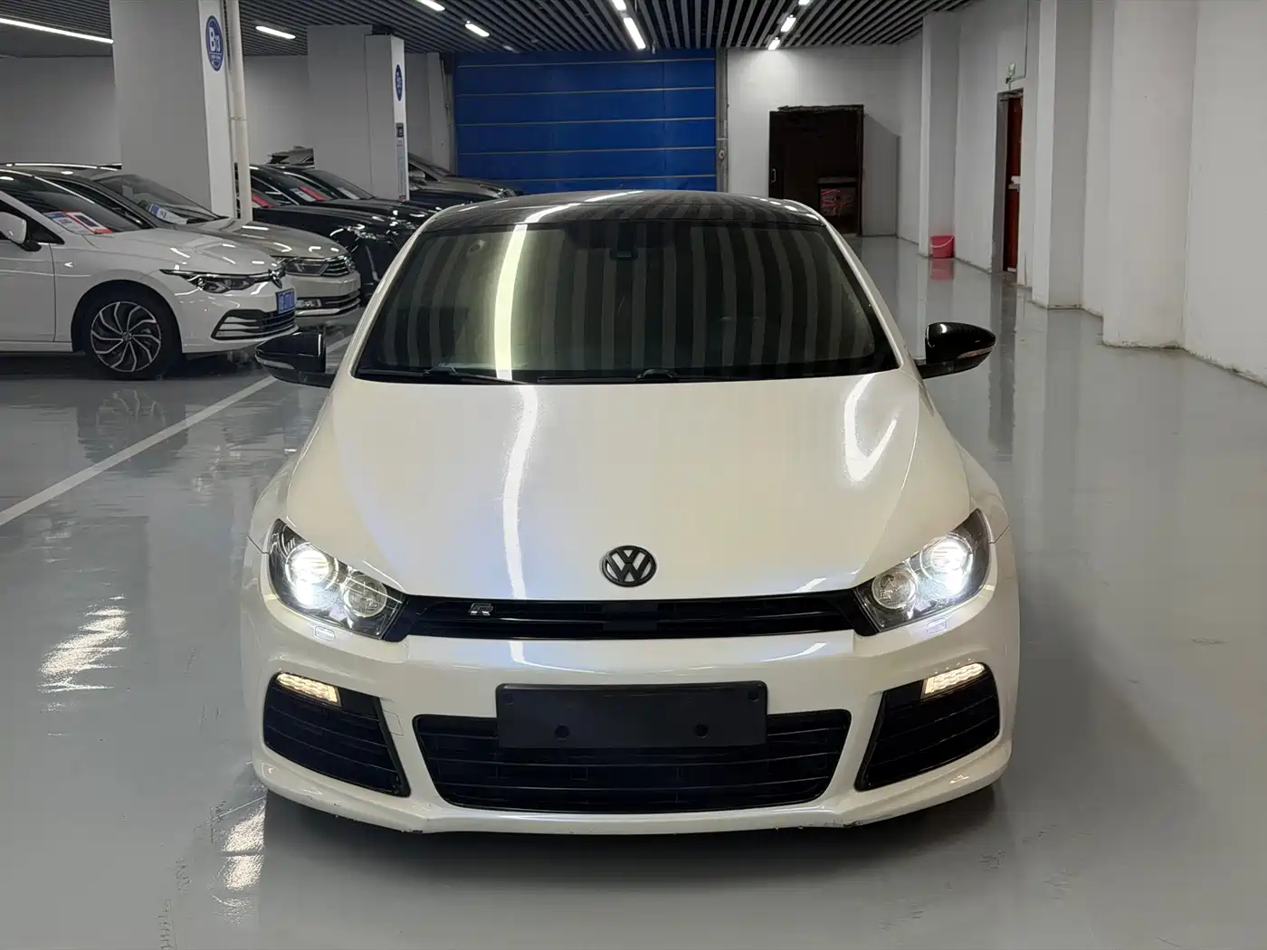 Фото 2 - Volkswagen Scirocco