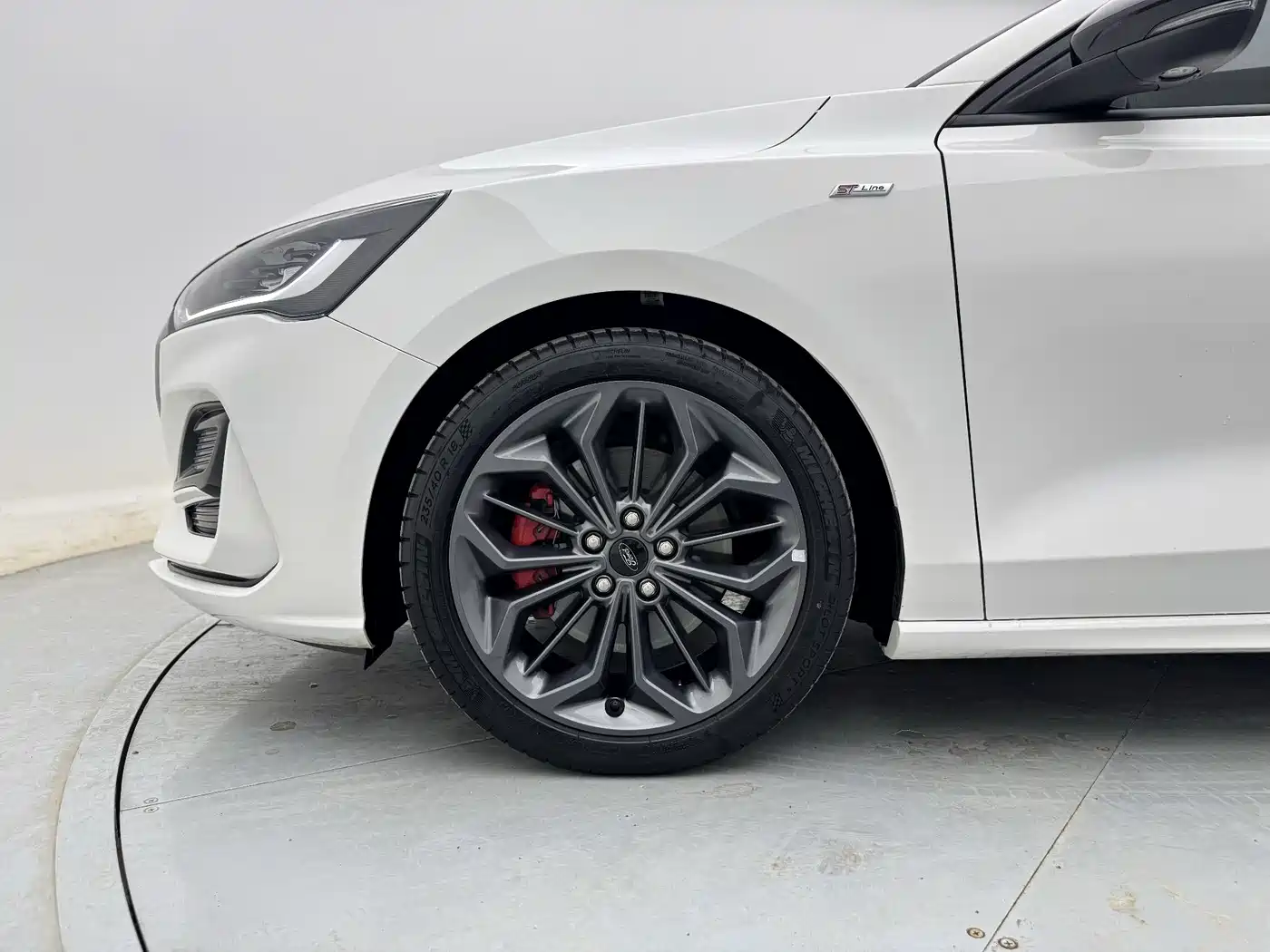 FORD FOX