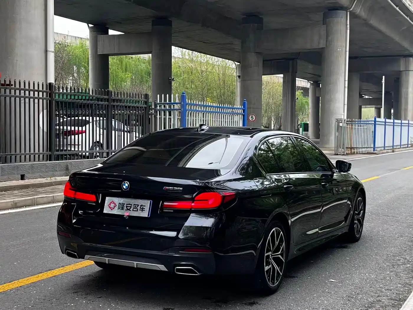 BMW 5 Series 2022 Model Third Facelift 530Li Premium M Sport Package фото 17