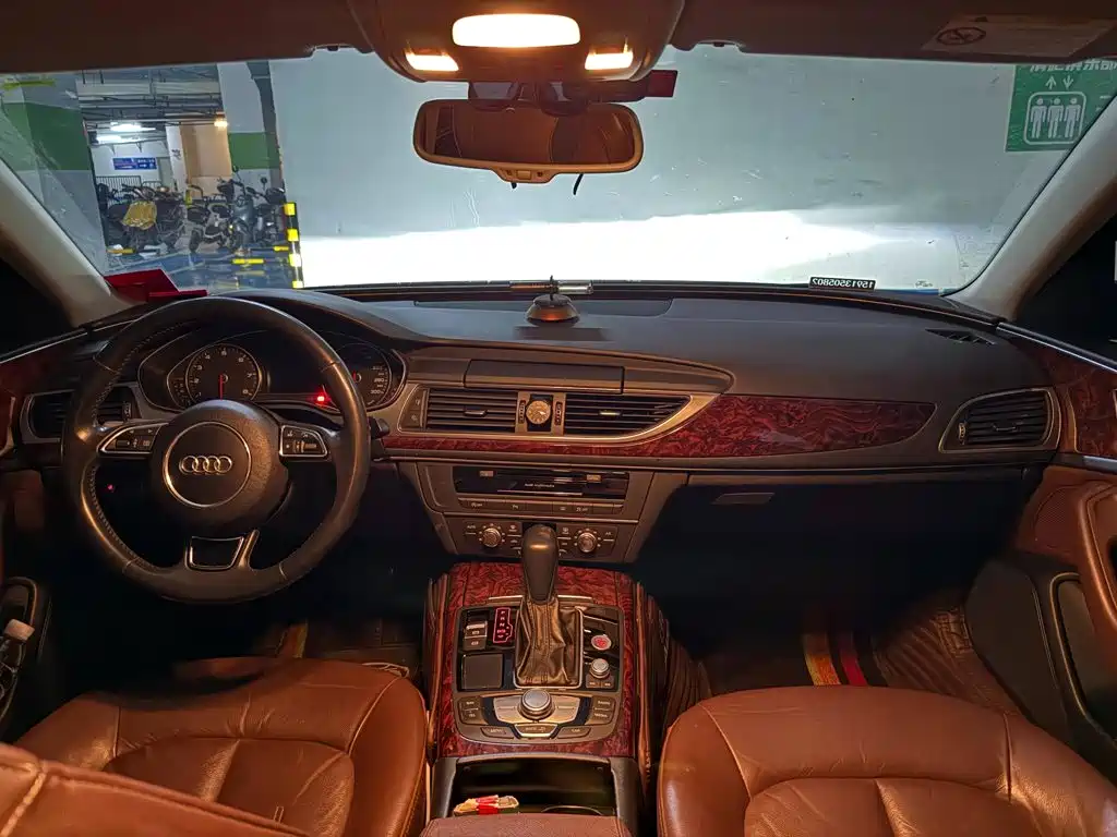 Фото 5 - Audi A6L
