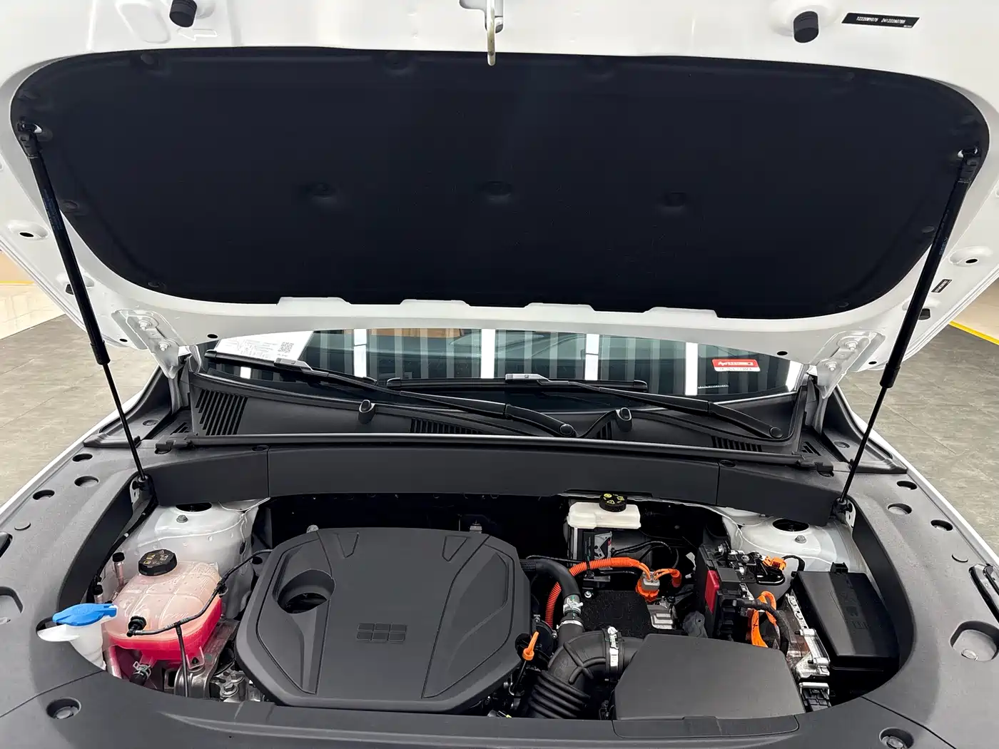 Geely Galaxy Galaxy L7 2025 EM-i 115km Explorer+ Edition фото 22