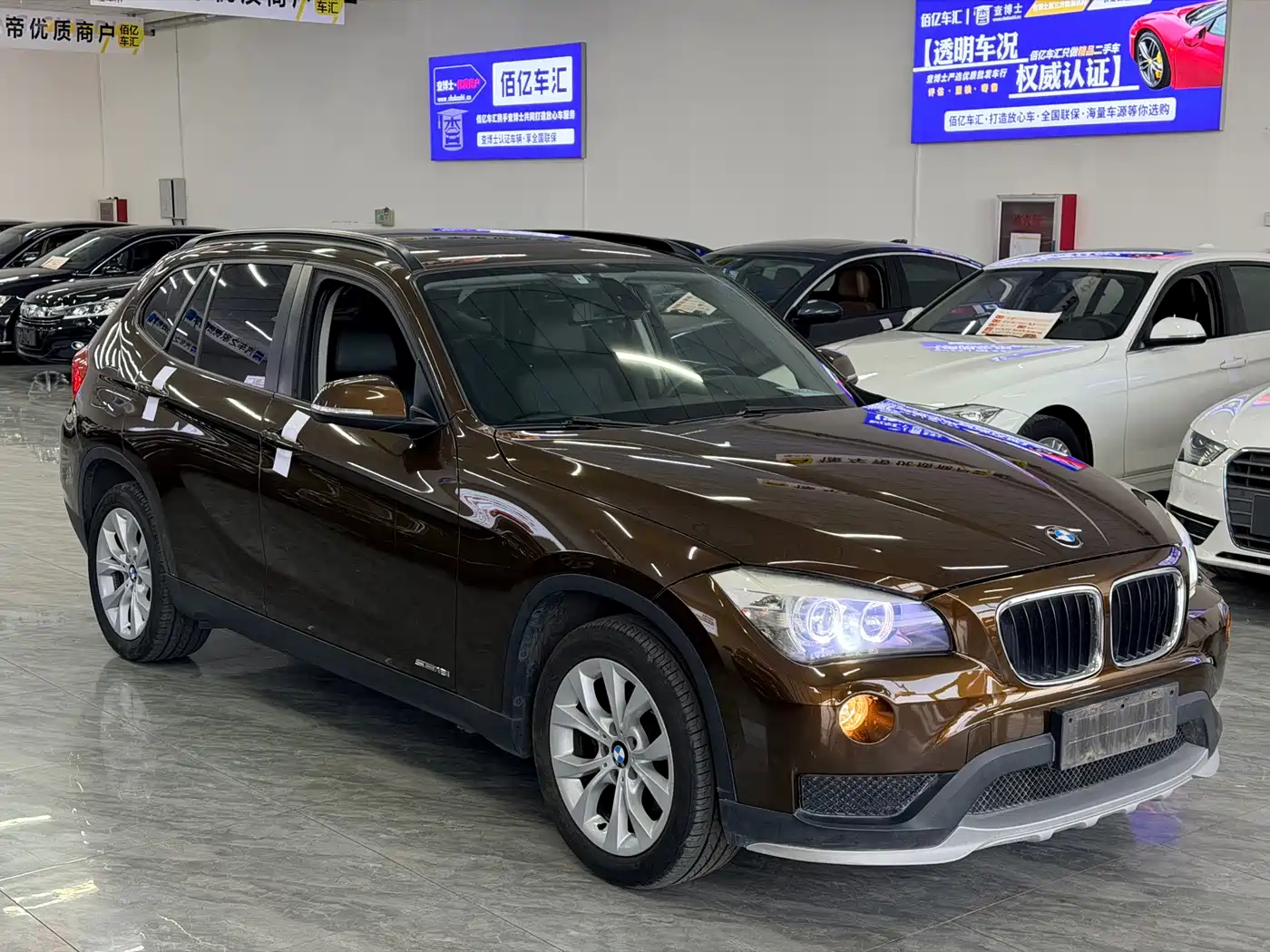 BMW X1 2014 sDrive18i Fashion Edition фото 8