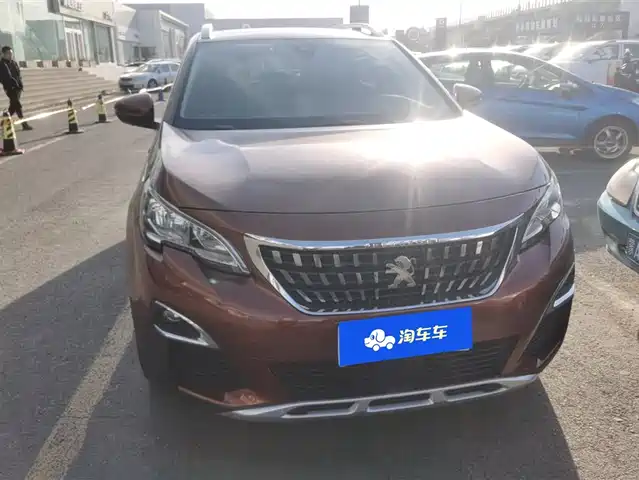 PEUGEOT 4008