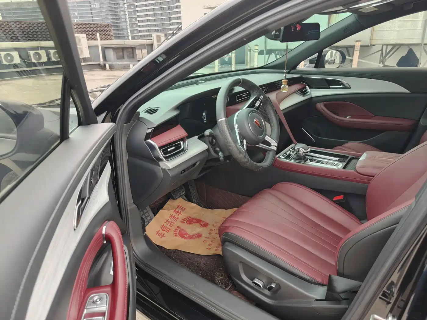 صورة 4 - Hongqi H5