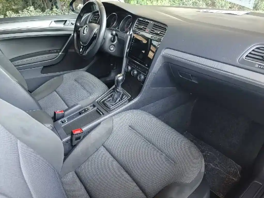 Фото 7 - Volkswagen Golf
