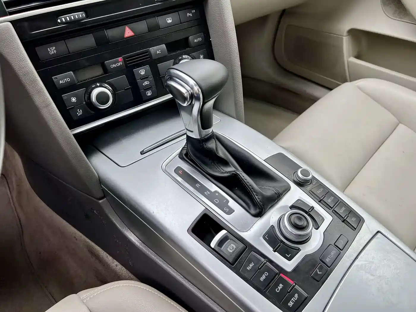 Audi A6L 2011 Model 2.0 TFSI Auto Standard фото 13